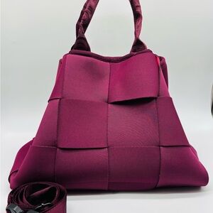 Pop Ups Icon Tote/Crossbody Bag in Berry